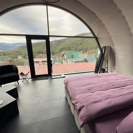 Wellland Hotel Yaremche Bagian luar foto