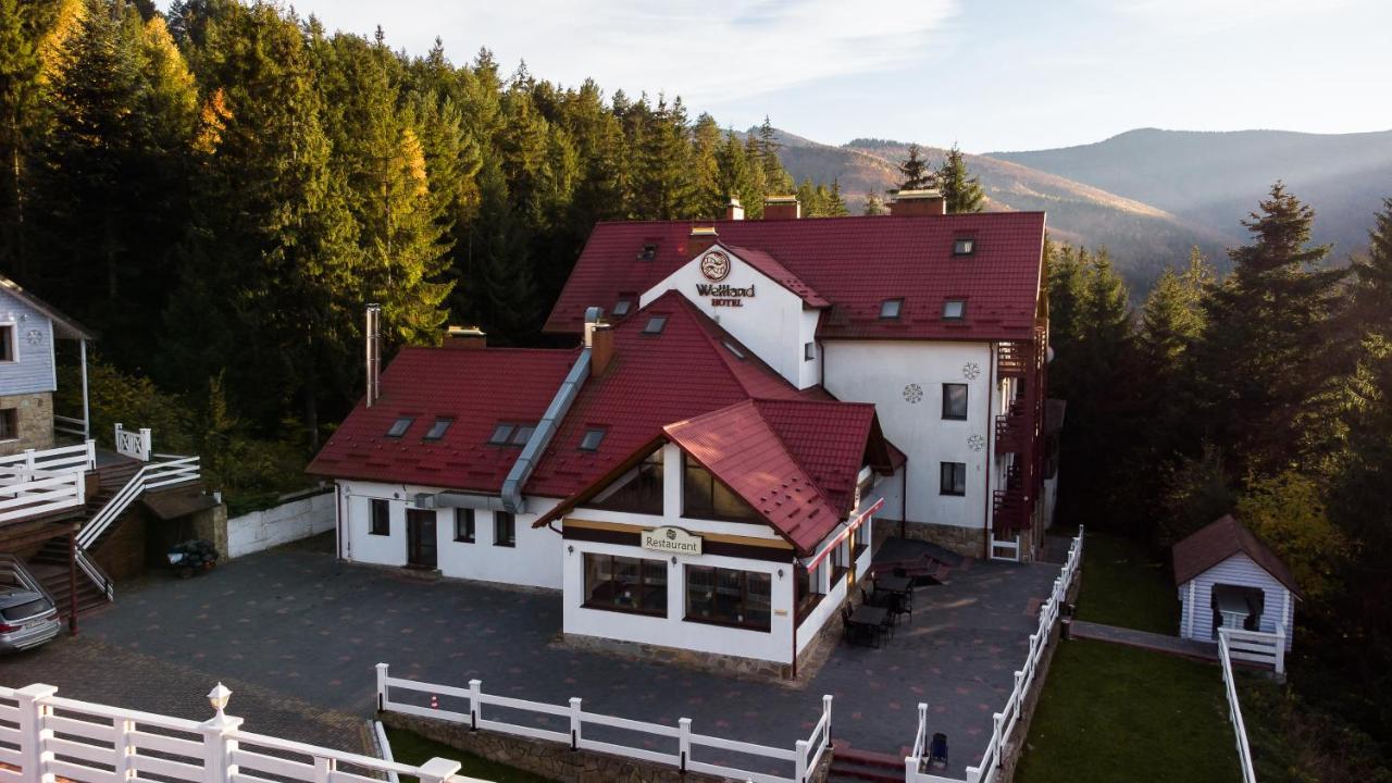 Wellland Hotel Yaremche Bagian luar foto
