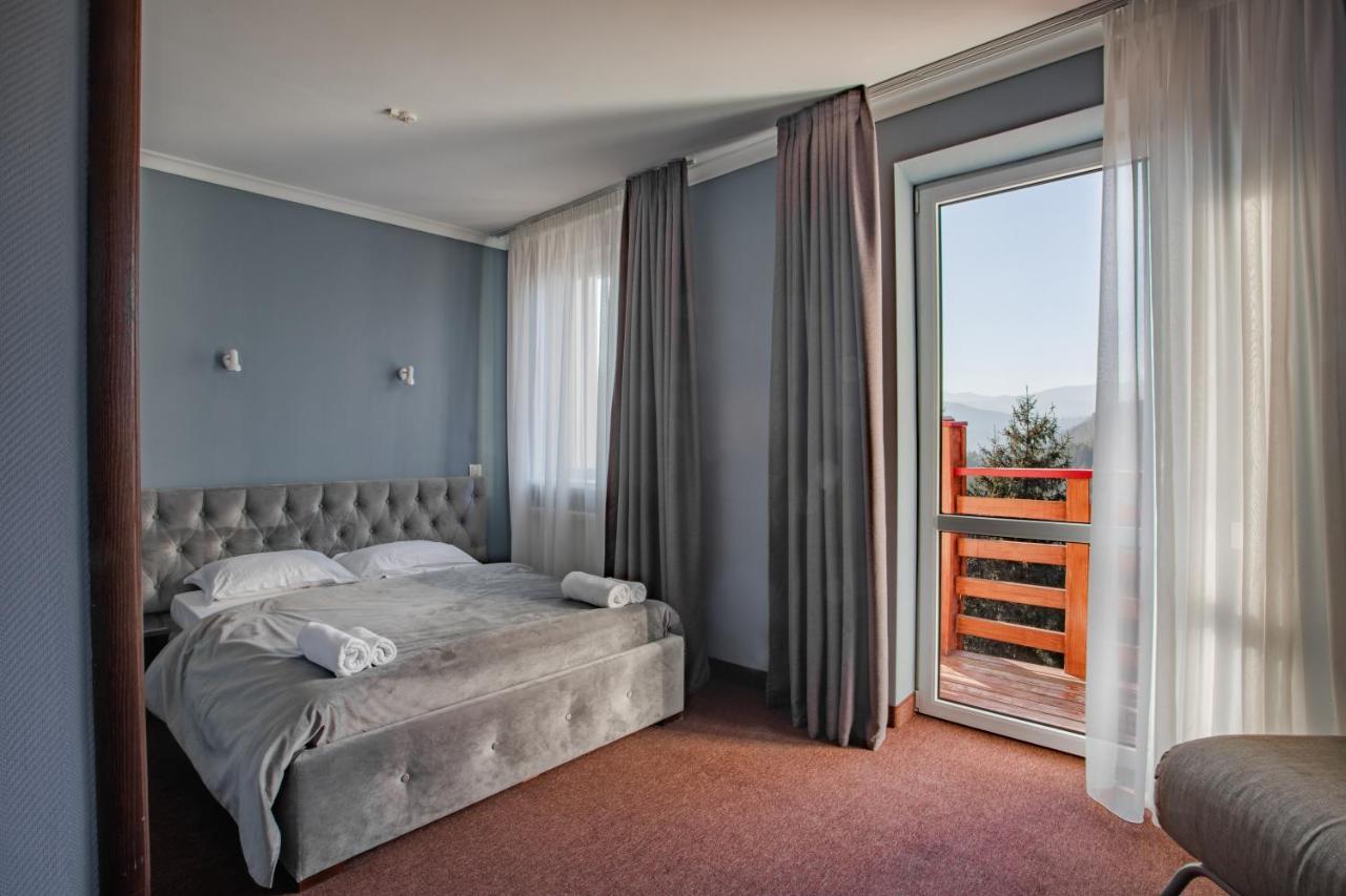 Wellland Hotel Yaremche Bagian luar foto