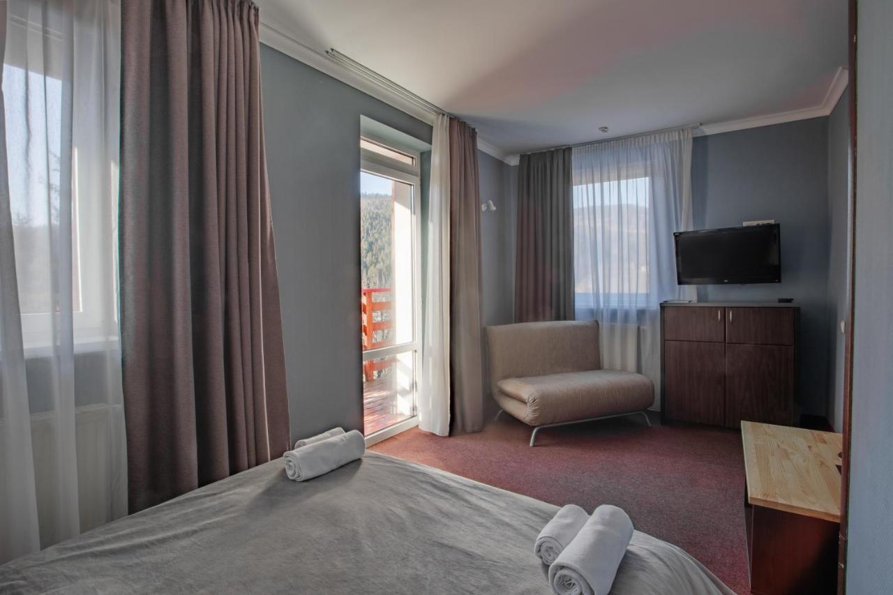 Wellland Hotel Yaremche Bagian luar foto