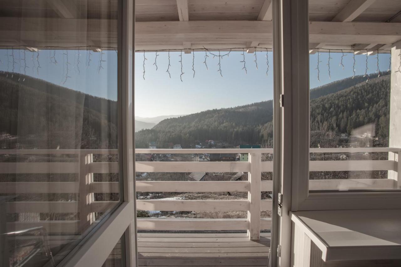 Wellland Hotel Yaremche Bagian luar foto