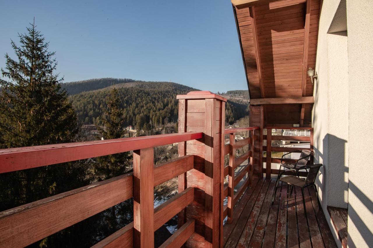 Wellland Hotel Yaremche Bagian luar foto