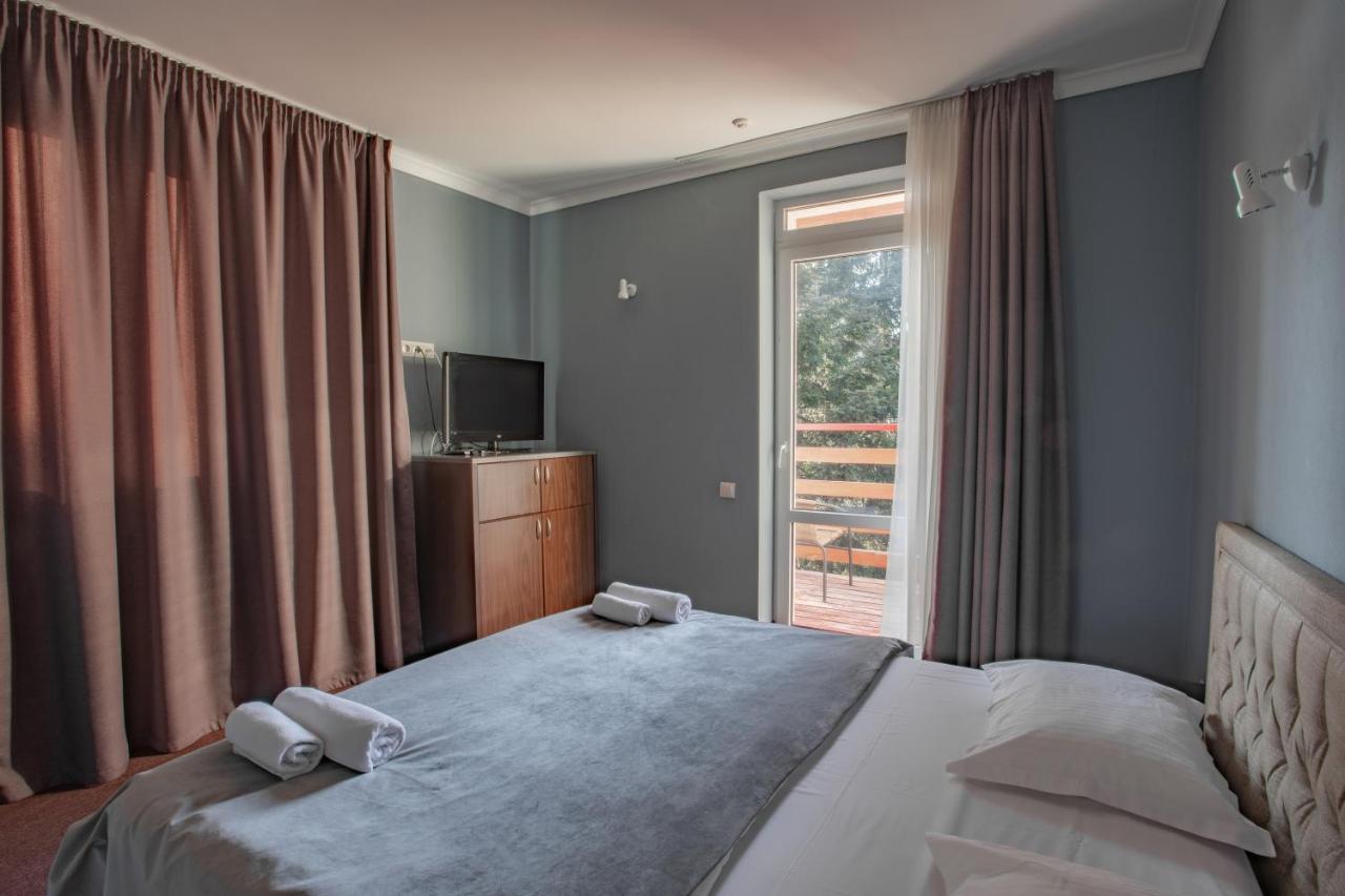 Wellland Hotel Yaremche Bagian luar foto