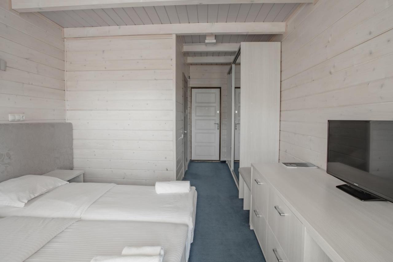 Wellland Hotel Yaremche Bagian luar foto