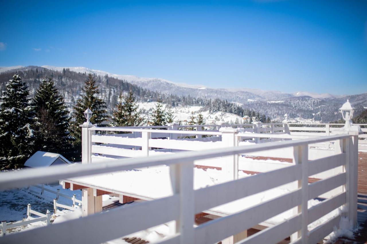 Wellland Hotel Yaremche Bagian luar foto