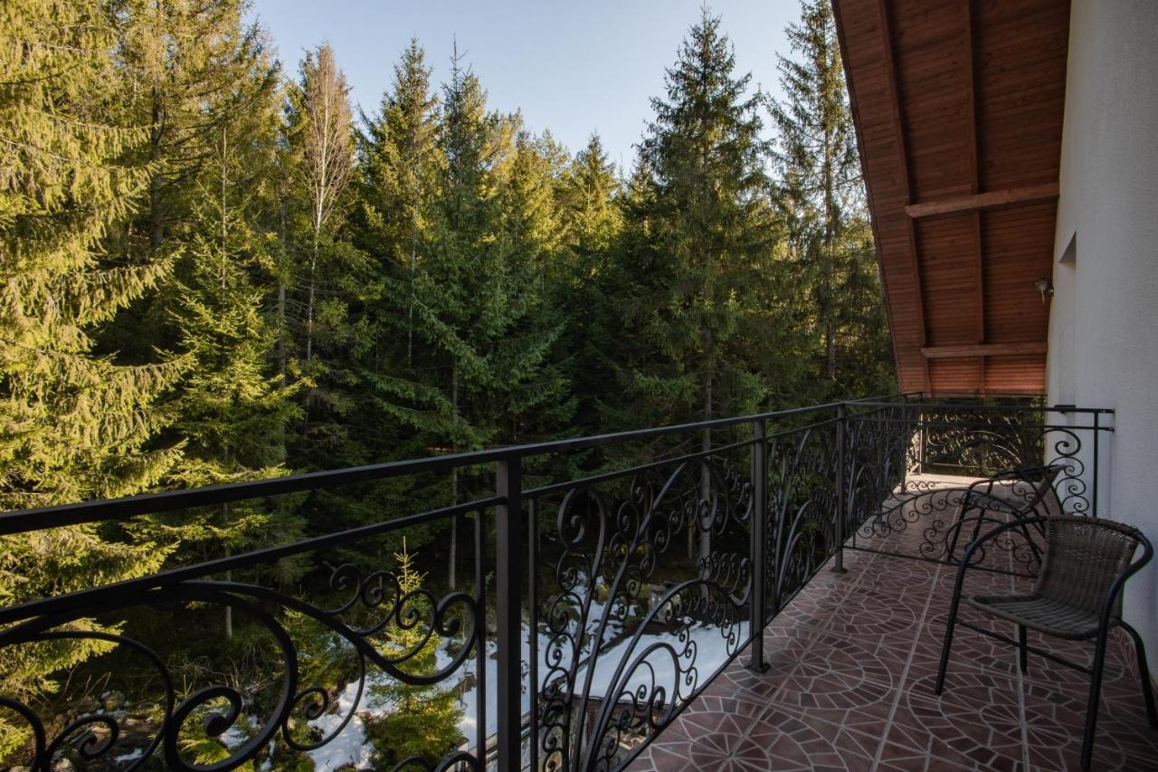 Wellland Hotel Yaremche Bagian luar foto