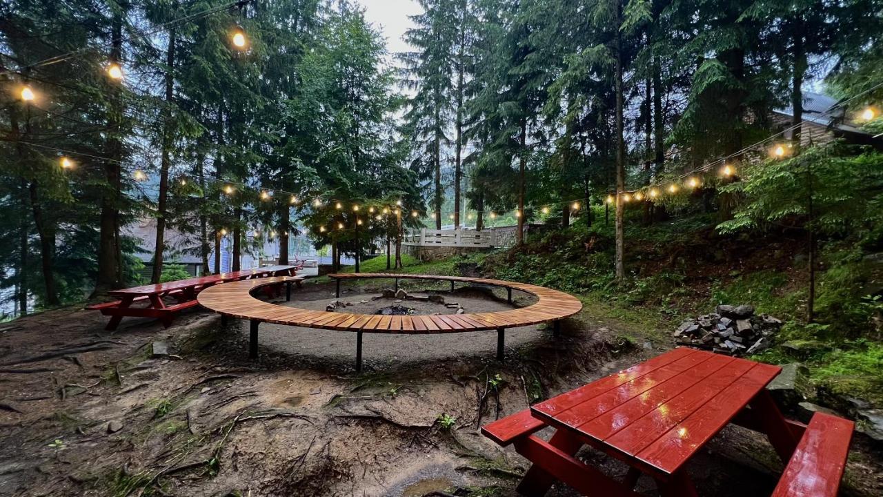 Wellland Hotel Yaremche Bagian luar foto