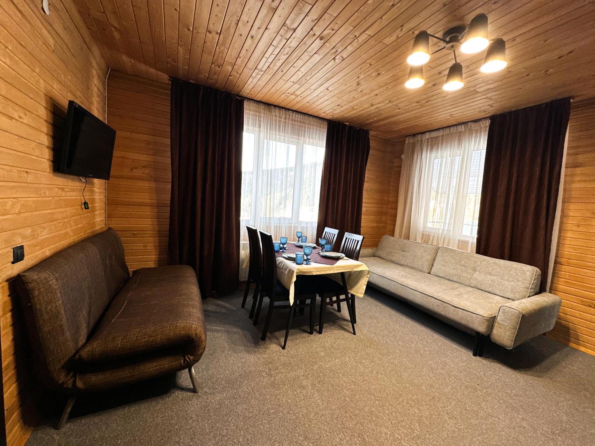 Wellland Hotel Yaremche Bagian luar foto
