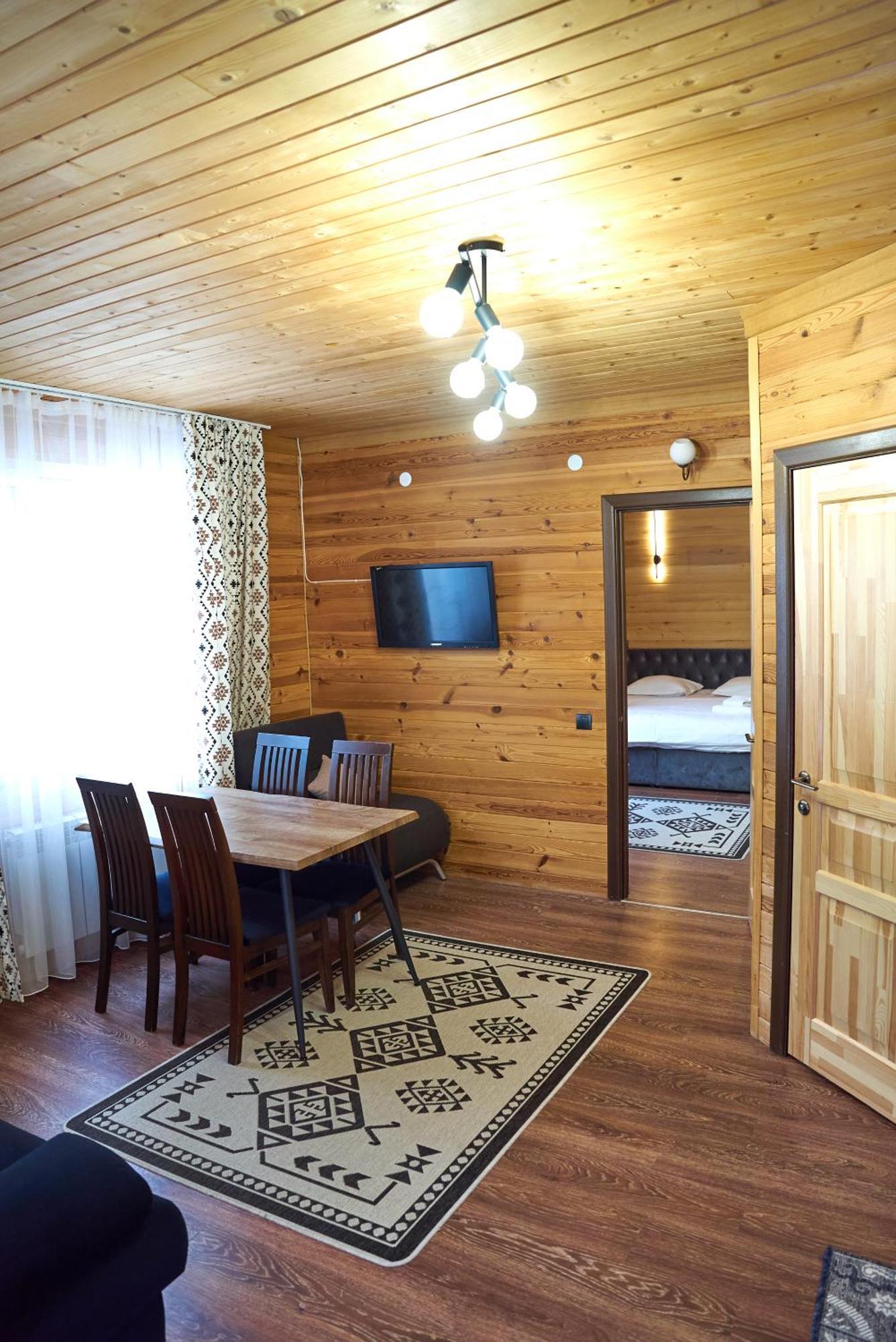 Wellland Hotel Yaremche Bagian luar foto