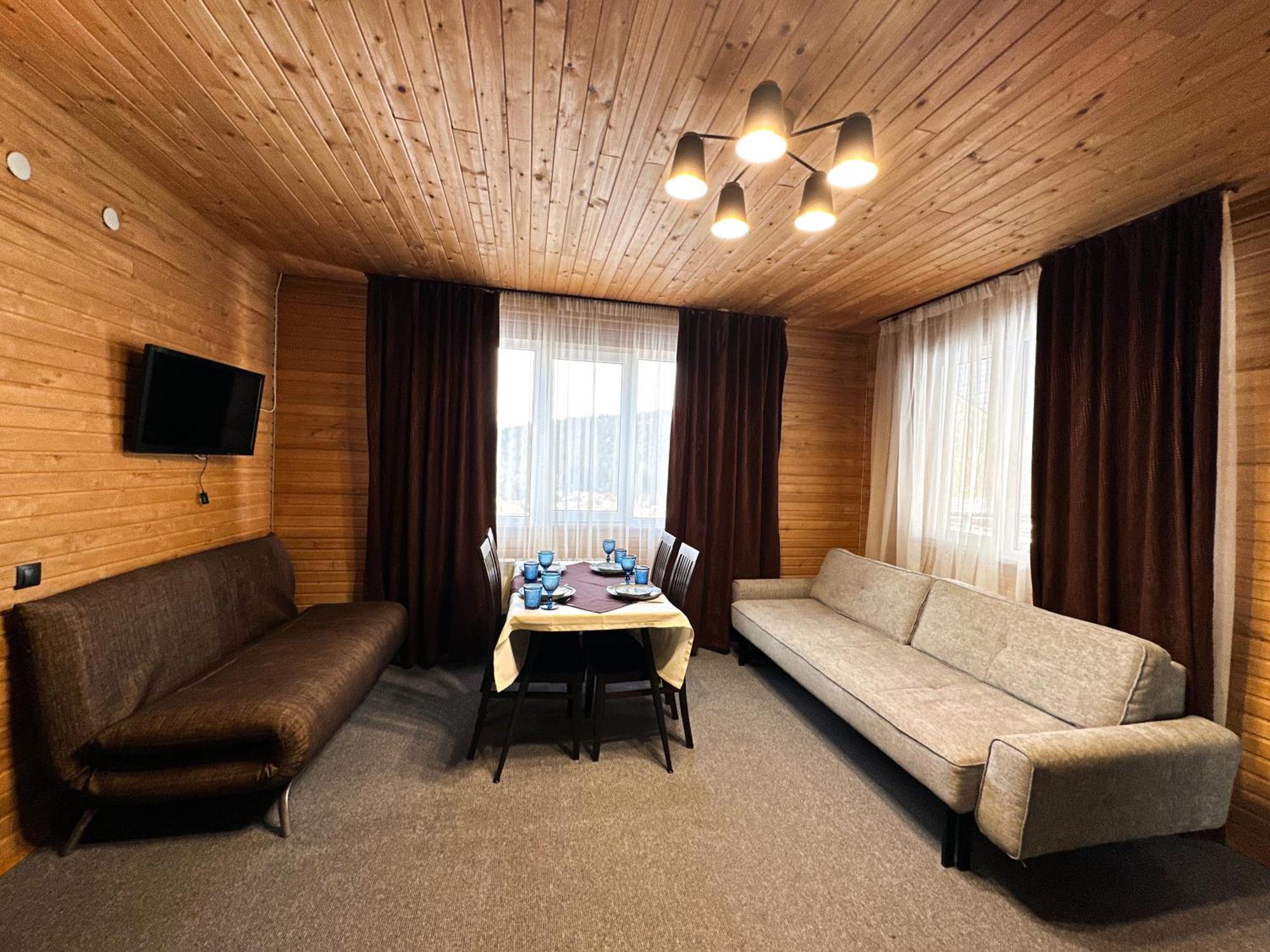Wellland Hotel Yaremche Bagian luar foto