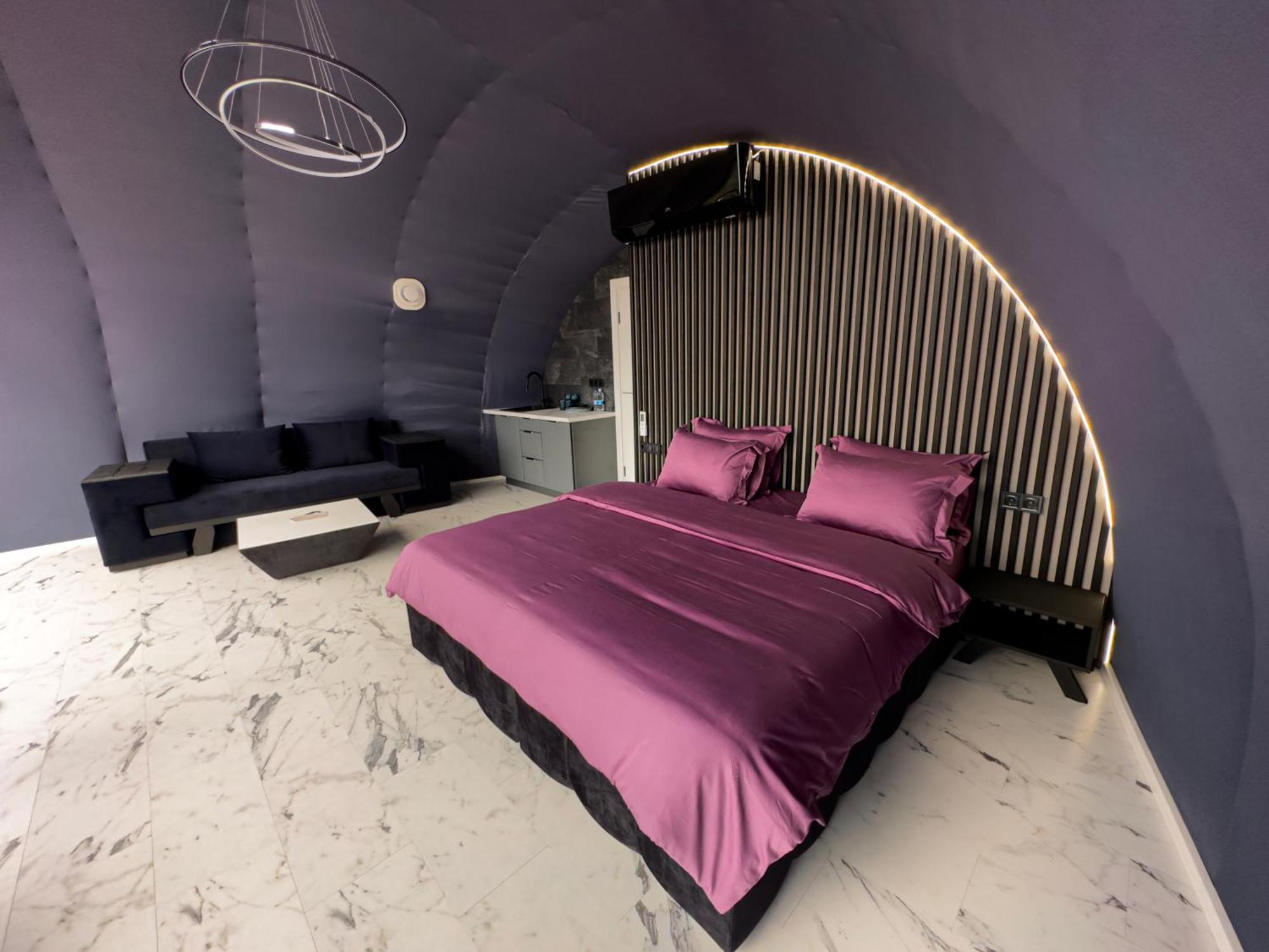 Wellland Hotel Yaremche Bagian luar foto
