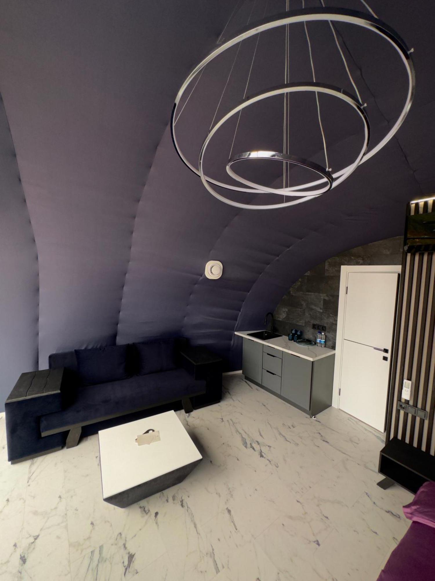 Wellland Hotel Yaremche Bagian luar foto