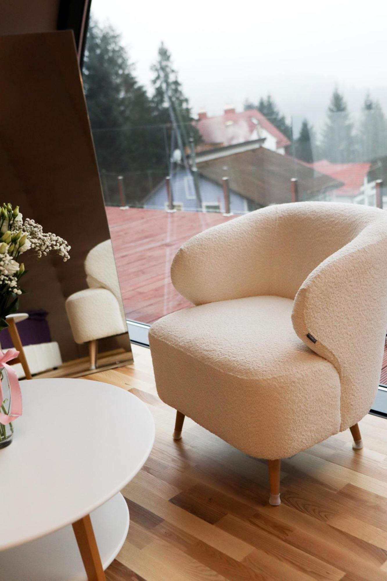 Wellland Hotel Yaremche Bagian luar foto