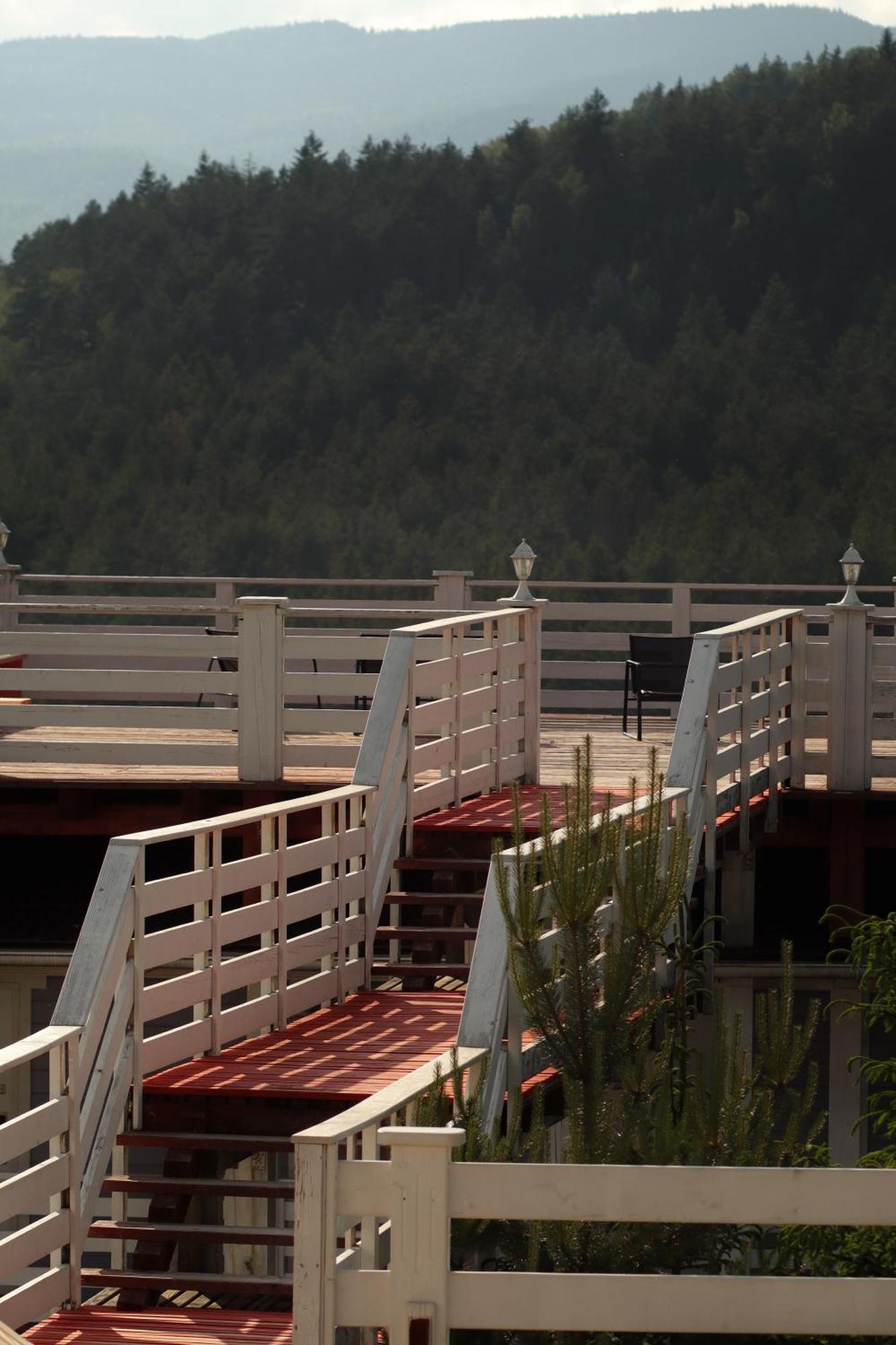 Wellland Hotel Yaremche Bagian luar foto